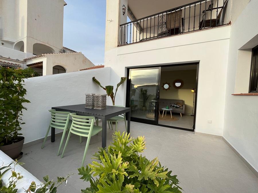 Exclusief appartement in Capistrano Village volledig gerenoveerd met terras en tuin.