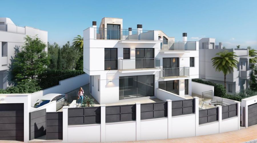 Modern semi-detached houses in Nerja with private pool and outdoor jacuzzi.
