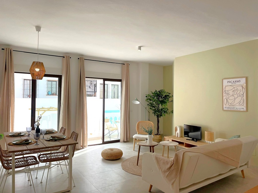 Apartamento totalmente reformado con PISCINA PRIVADA en centro de  Frigiliana.