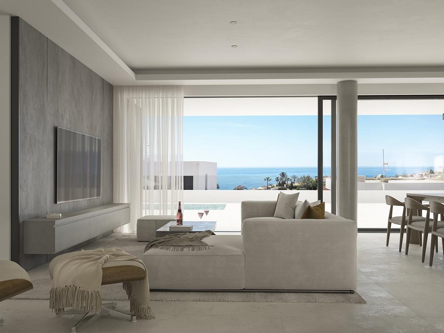 Pequeño complejo residencial de espaciosas villas construidas en tres niveles y con vistas al mar.