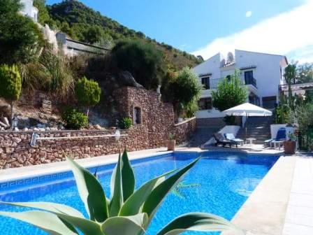 Schönes ruhiges Haus in Frigiliana mit schönem Garten und privatem Pool