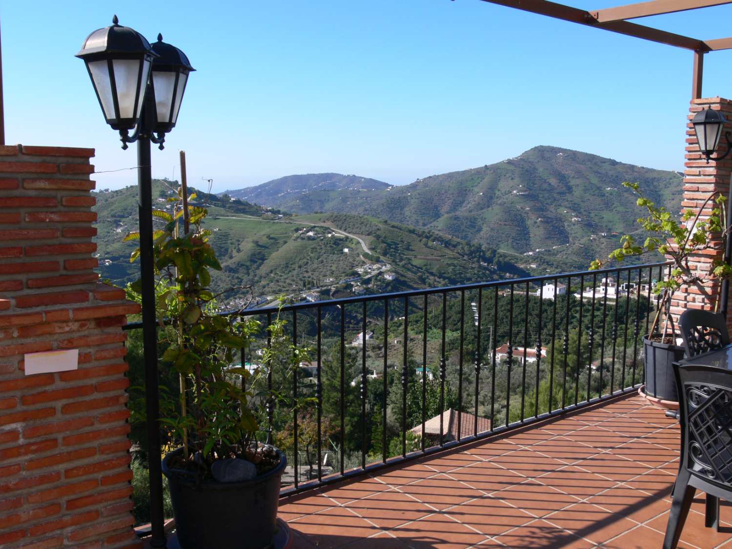 Schönes ruhiges Haus in Frigiliana mit schönem Garten und privatem Pool