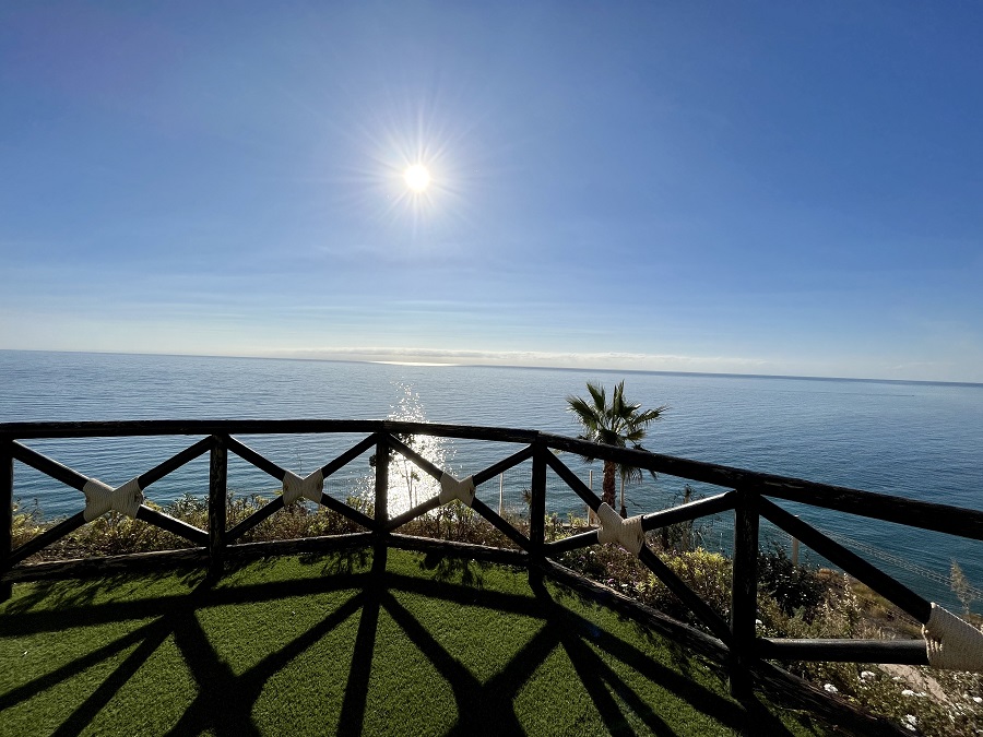 Nyt projekt i Nerja af 2 og 3 værelses lejligheder, fantastisk havudsigt og fælles pool, padelbane, fitnesscenter og meget mere.