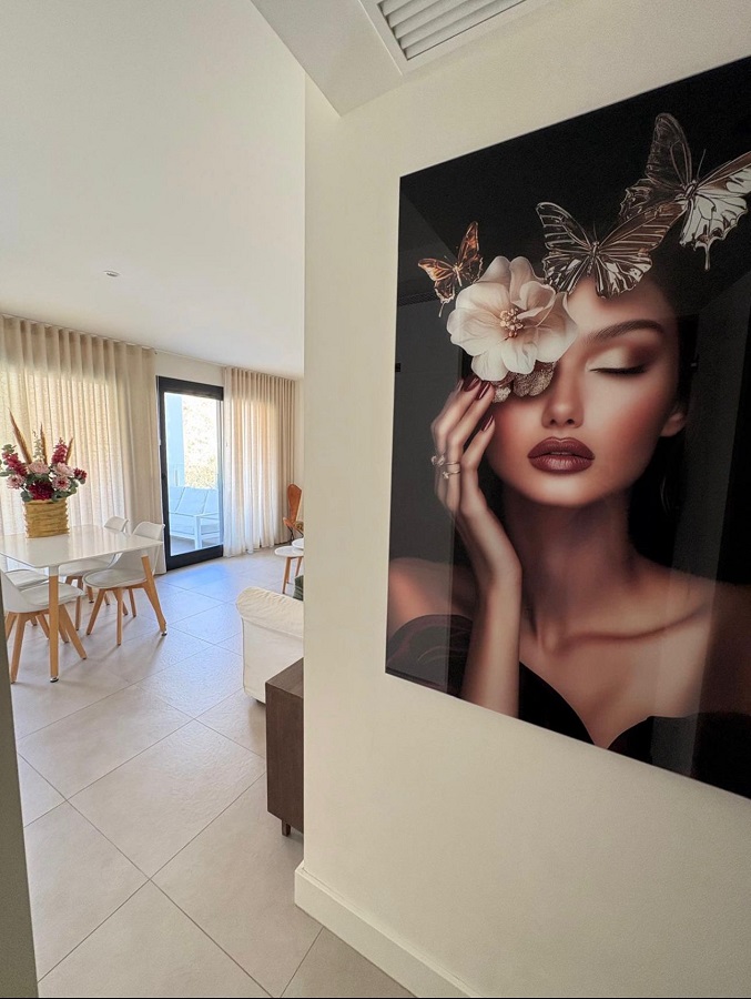 Nieuw luxe afgewerkt appartement in kleinschalig complex voor een heerlijke strand vakantie in Nerja, Zuid Spanje.