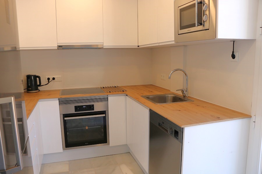 Casa de vacaciones con 4 dormitorios y piscina privada en Burriana a 300 metros de la playa de Burriana