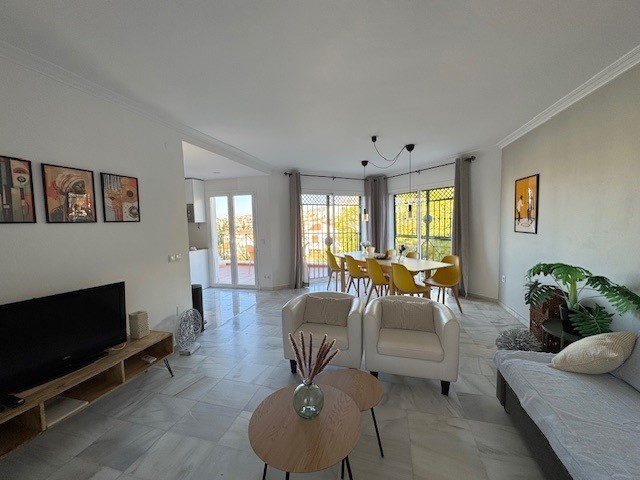 Casa de vacaciones con 4 dormitorios y piscina privada en Burriana a 300 metros de la playa de Burriana