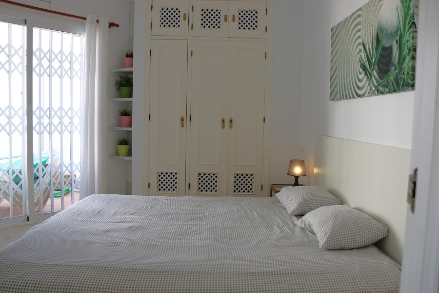 Casa de vacaciones con 4 dormitorios y piscina privada en Burriana a 300 metros de la playa de Burriana