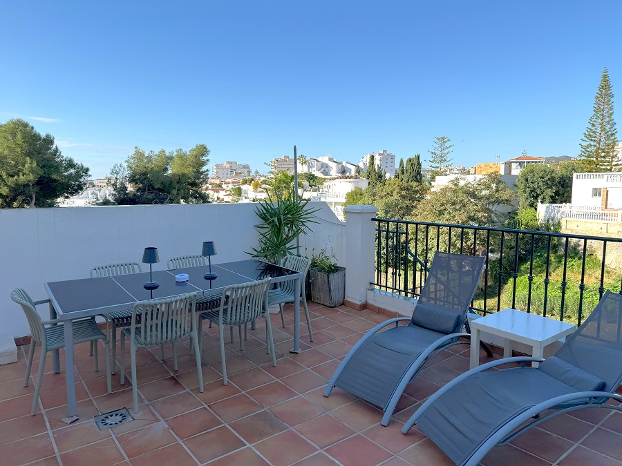 Casa de vacaciones con 4 dormitorios y piscina privada en Burriana a 300 metros de la playa de Burriana