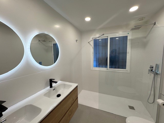Casa de vacaciones con 4 dormitorios y piscina privada en Burriana a 300 metros de la playa de Burriana