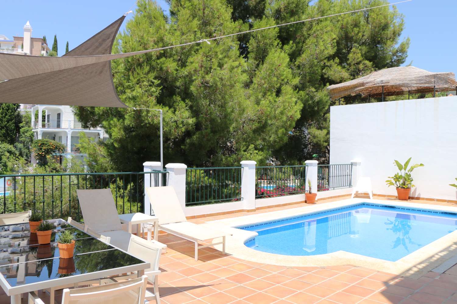 Casa de vacaciones con 4 dormitorios y piscina privada en Burriana a 300 metros de la playa de Burriana