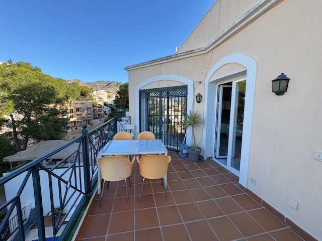 Casa de vacaciones con 4 dormitorios y piscina privada en Burriana a 300 metros de la playa de Burriana