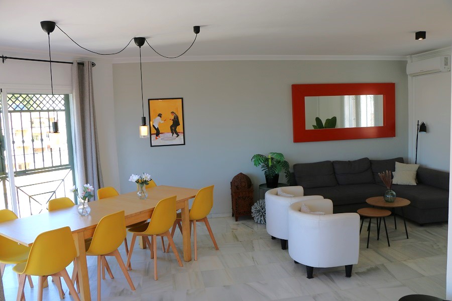 Casa de vacaciones con 4 dormitorios y piscina privada en Burriana a 300 metros de la playa de Burriana