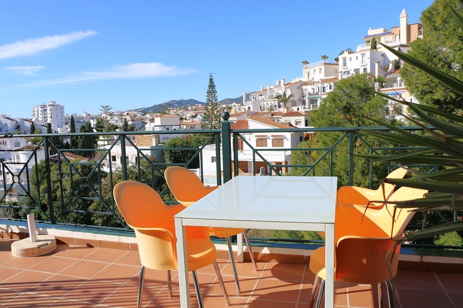 Casa de vacaciones con 4 dormitorios y piscina privada en Burriana a 300 metros de la playa de Burriana
