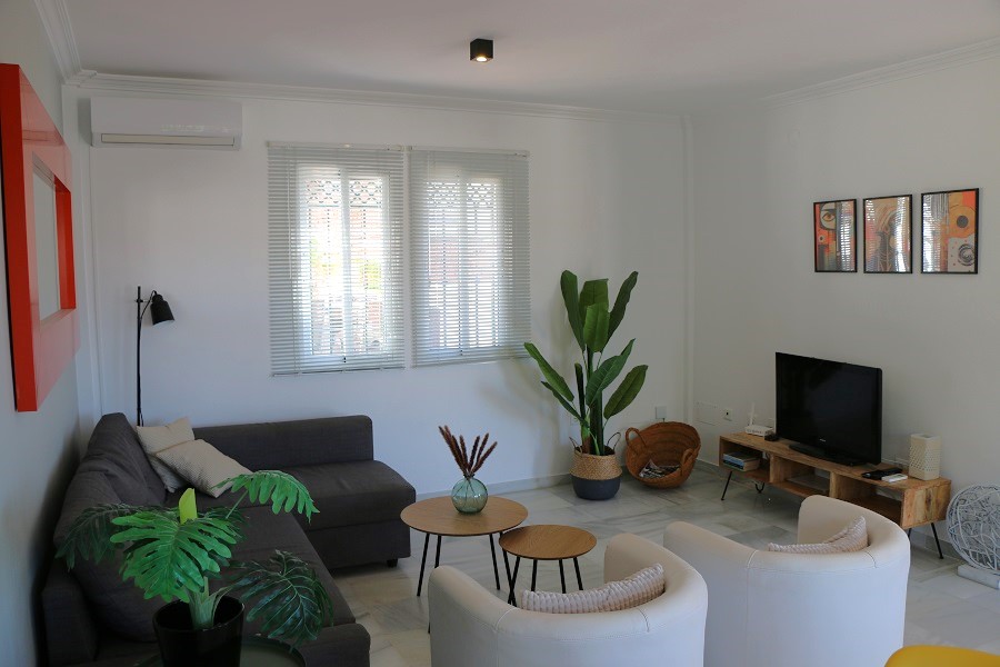 Casa de vacaciones con 4 dormitorios y piscina privada en Burriana a 300 metros de la playa de Burriana