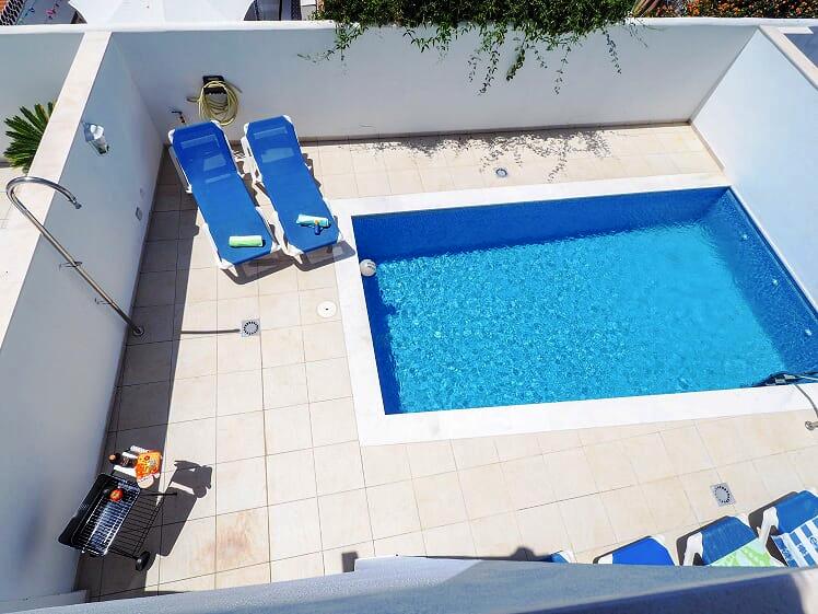 Mooie ruime villa met 3 slaapkamer en zwembad dichtbij het Burriana strand en centrum Nerja