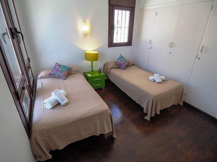 Mooie ruime villa met 3 slaapkamer en zwembad dichtbij het Burriana strand en centrum Nerja