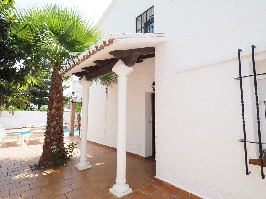 4-bedroom villa with pool in the Parador area in Nerja, Southern Spain