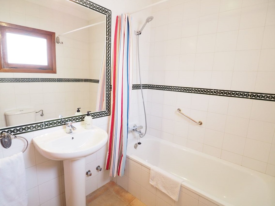 Villa med 4 sovrum med pool i Parador-området i Nerja, södra Spanien