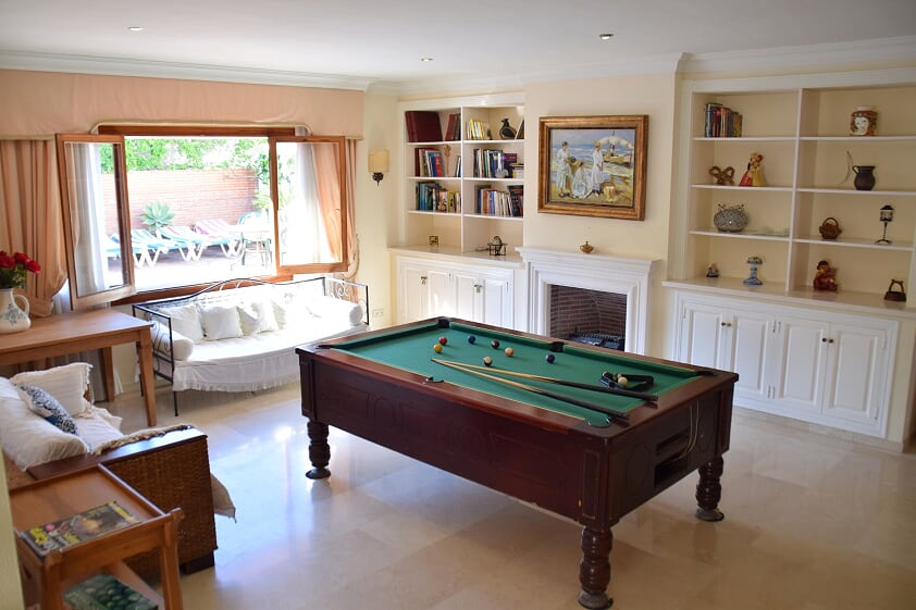 Smuk rummelig villa med privat pool, 5 minutters gang fra den berømte Burriana-strand og 5 minutter fra det hyggelige centrum af Nerja.