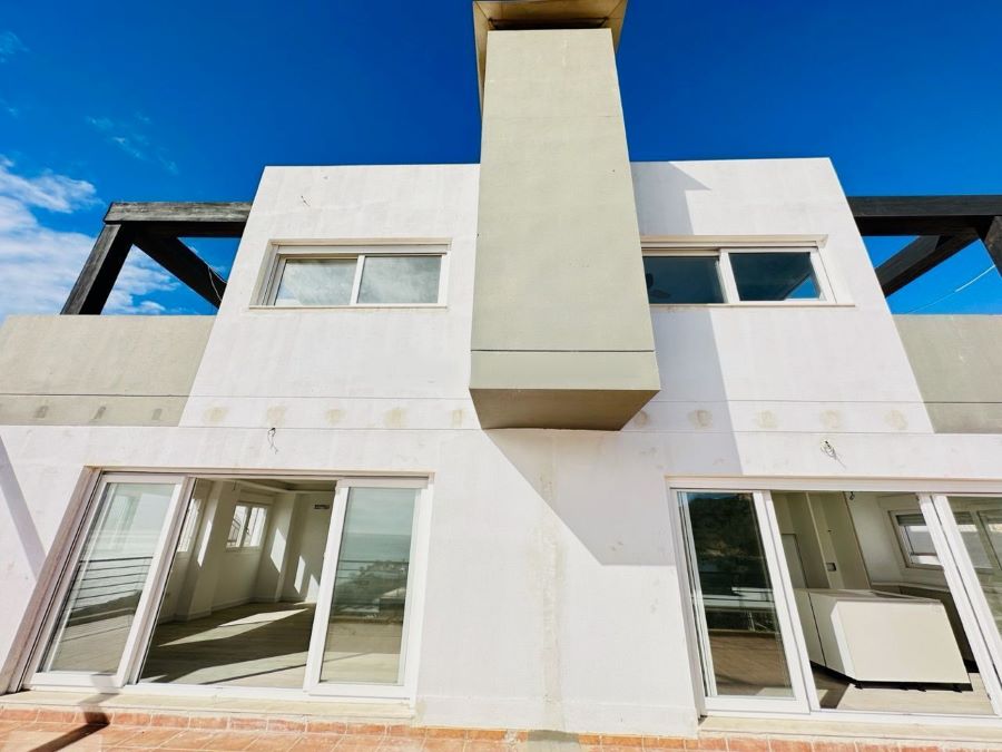 Villas de luxe avec des styles modernes dans l’urbanisation Balcones del Peñoncillo à Torrox Costa.