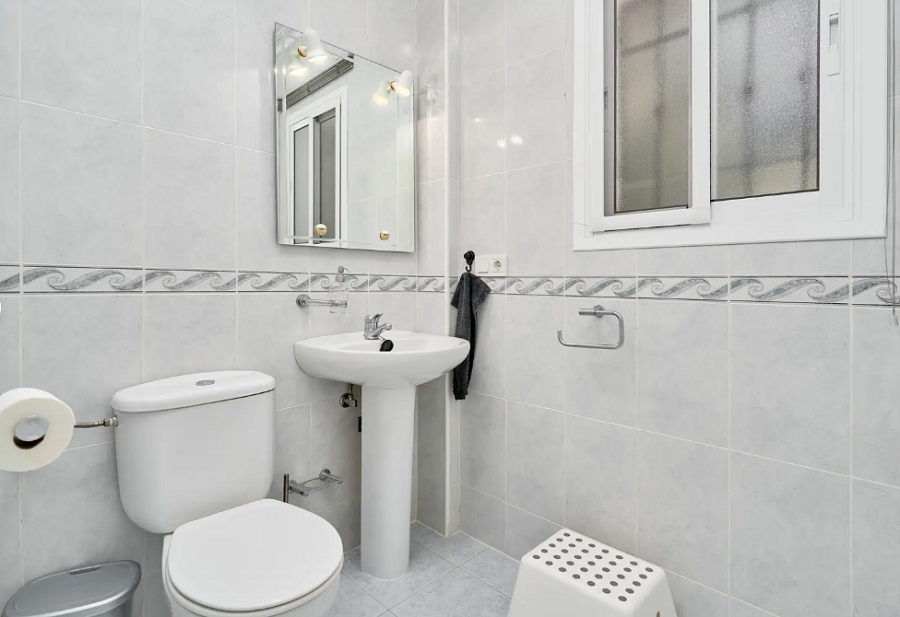 Prachtige ruime villa in Nerja met prachtig uitzicht op zee en privé zwembad.