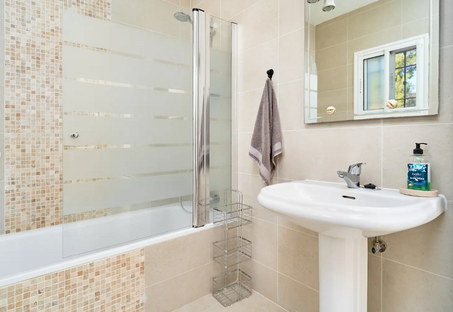 Prachtige ruime villa in Nerja met prachtig uitzicht op zee en privé zwembad.