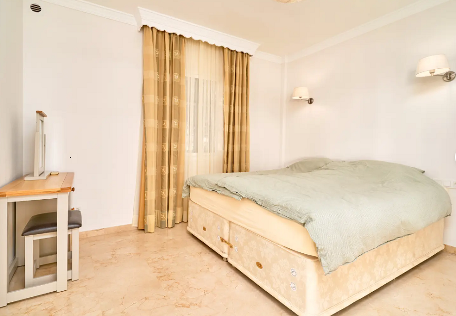 Prachtige ruime villa in Nerja met prachtig uitzicht op zee en privé zwembad.