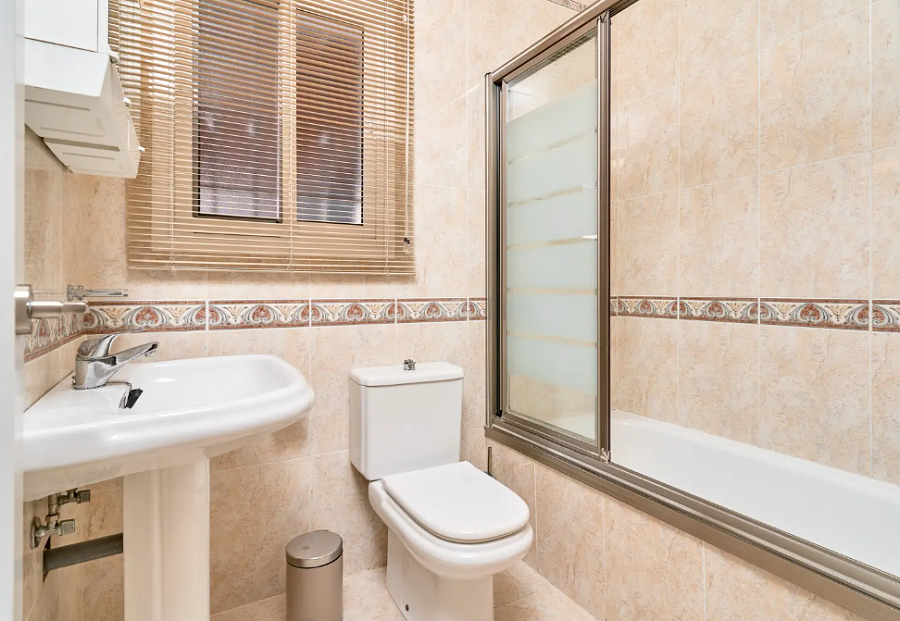 Prachtige ruime villa in Nerja met prachtig uitzicht op zee en privé zwembad.