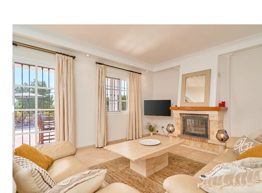 Prachtige ruime villa in Nerja met prachtig uitzicht op zee en privé zwembad.