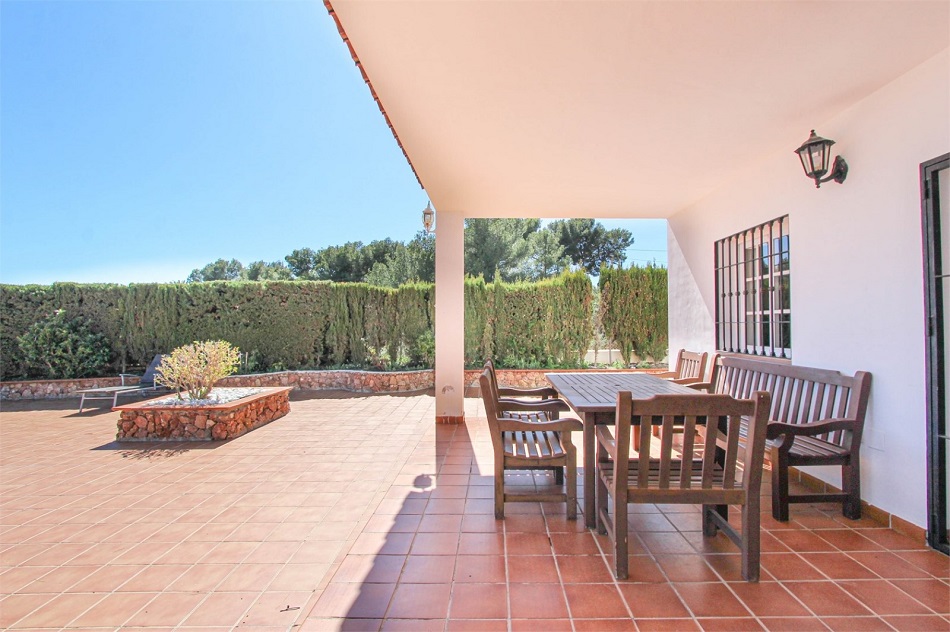 Schöne geräumige Villa in Nerja mit herrlichem Meerblick und privatem Pool.