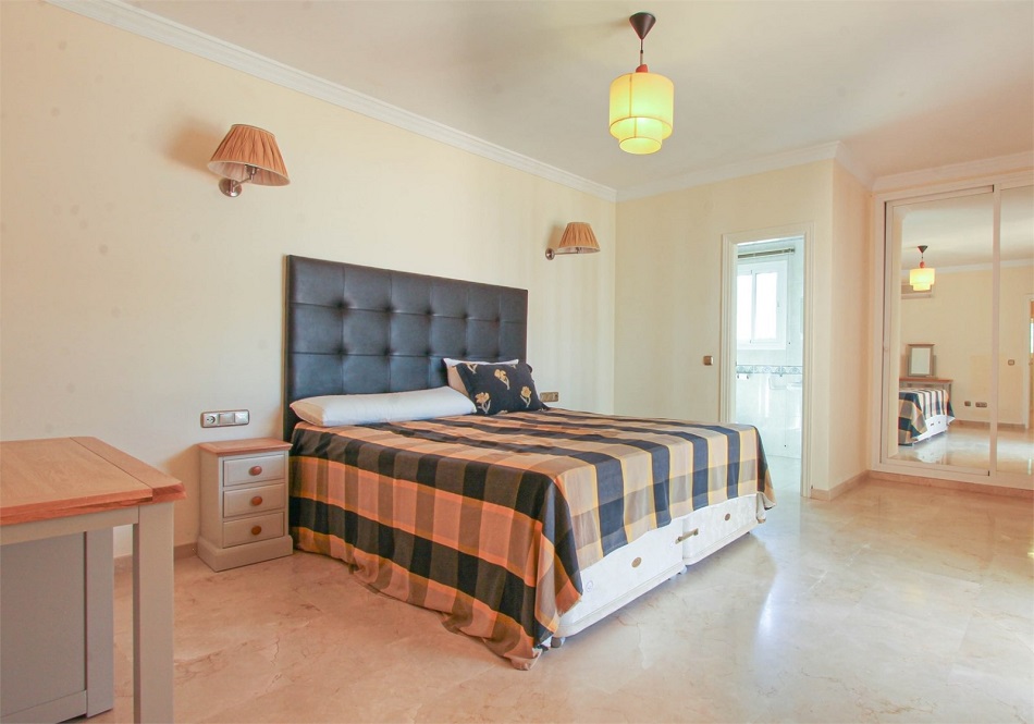 Schöne geräumige Villa in Nerja mit herrlichem Meerblick und privatem Pool.