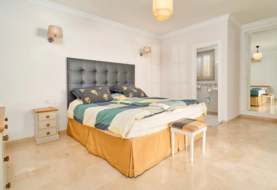 Prachtige ruime villa in Nerja met prachtig uitzicht op zee en privé zwembad.