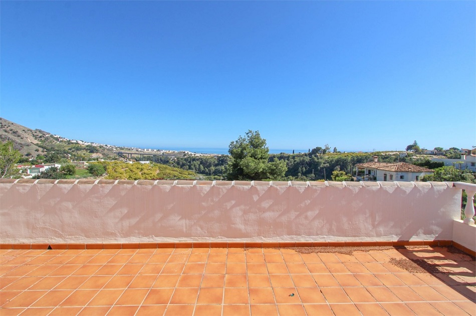 Schöne geräumige Villa in Nerja mit herrlichem Meerblick und privatem Pool.