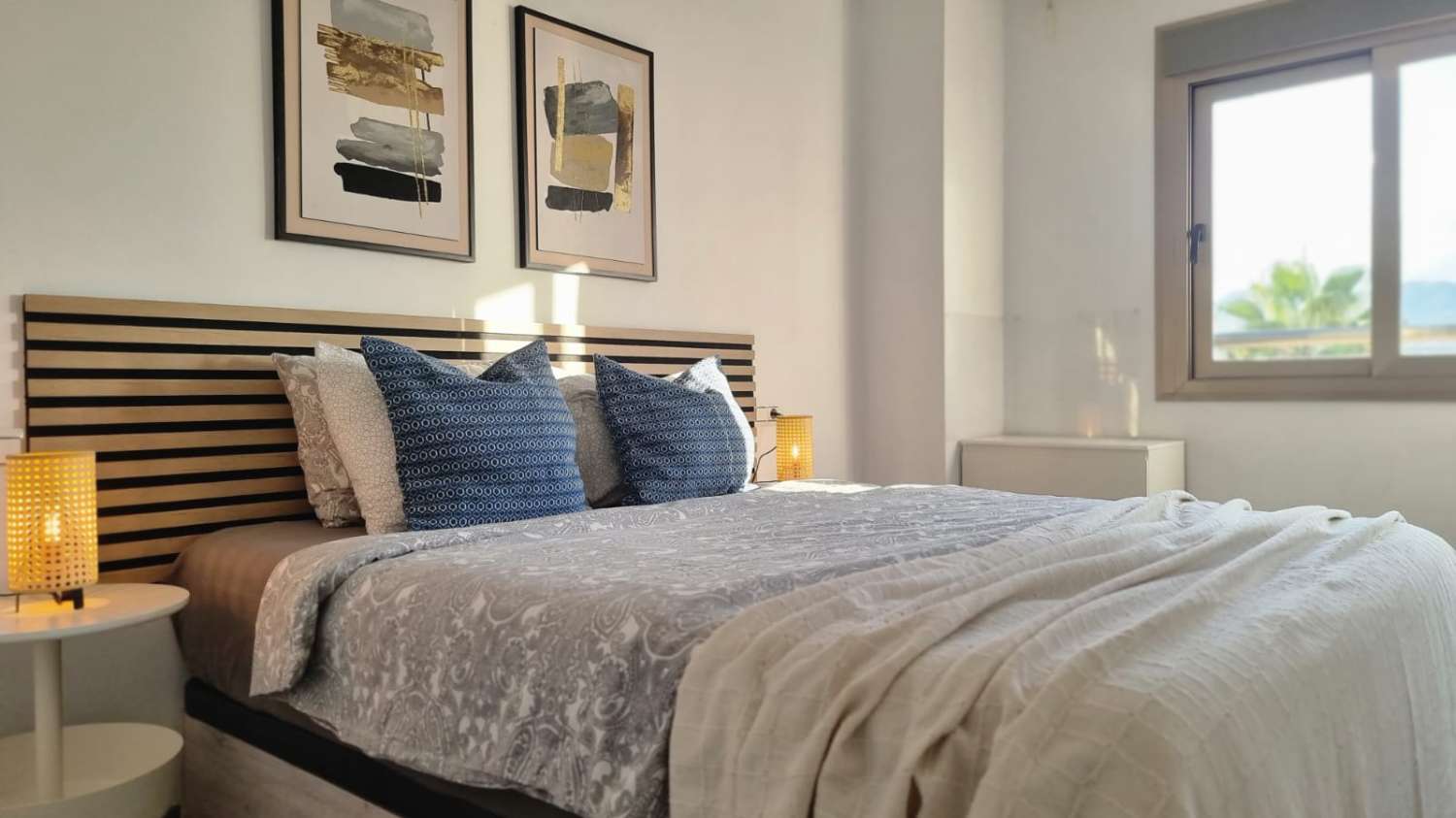 Penthouse in het centrum van Nerja met prachtig zeezicht en jacuzzi