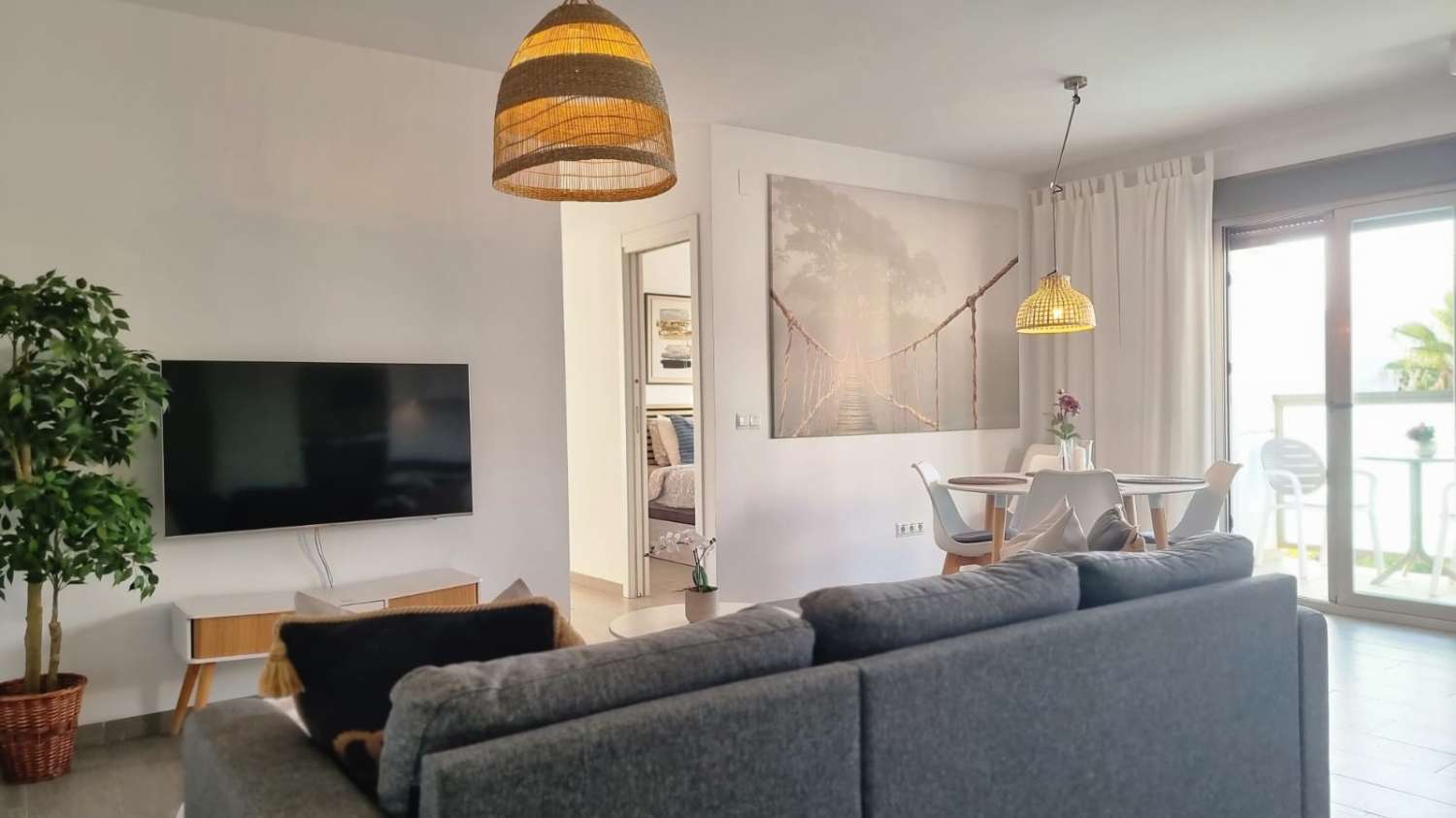 Penthouse in het centrum van Nerja met prachtig zeezicht en jacuzzi