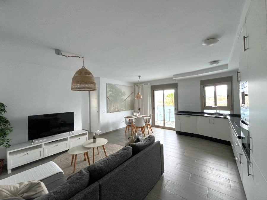 Penthouse in het centrum van Nerja met prachtig zeezicht en jacuzzi
