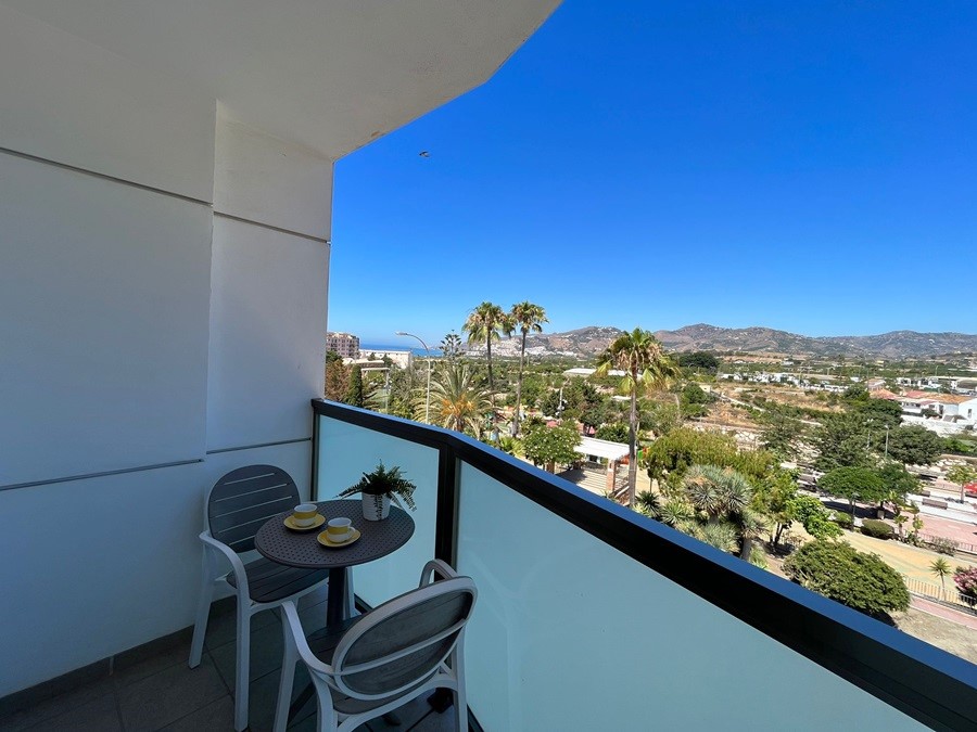 Penthouse in het centrum van Nerja met prachtig zeezicht en jacuzzi