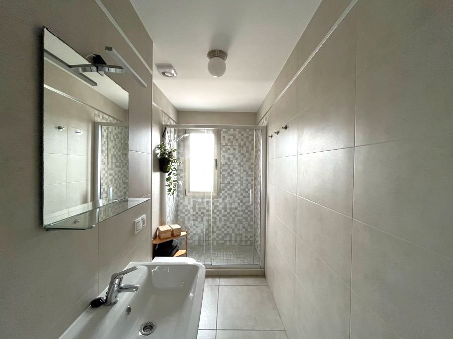 Penthouse in het centrum van Nerja met prachtig zeezicht en jacuzzi