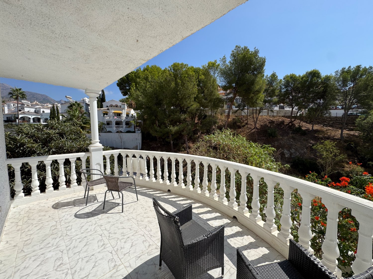 Exclusiva de Villandalux, villa con piscina privada a 500 metros de la playa de Burriana.