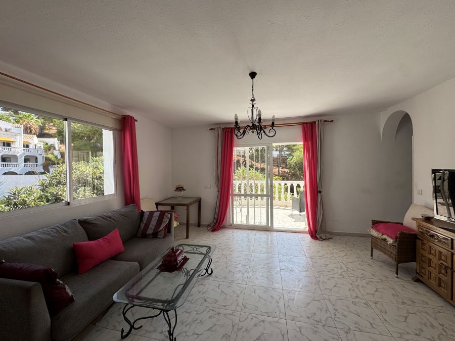 Exclusiva de Villandalux, villa con piscina privada a 500 metros de la playa de Burriana.