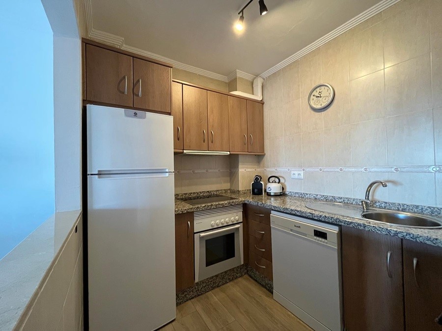 TWEE APPARTEMENTEN, mogelijkheid om er in één te wonen en de ander te verhuren.