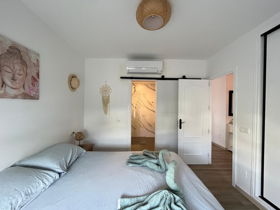 TWEE APPARTEMENTEN, mogelijkheid om er in één te wonen en de ander te verhuren.