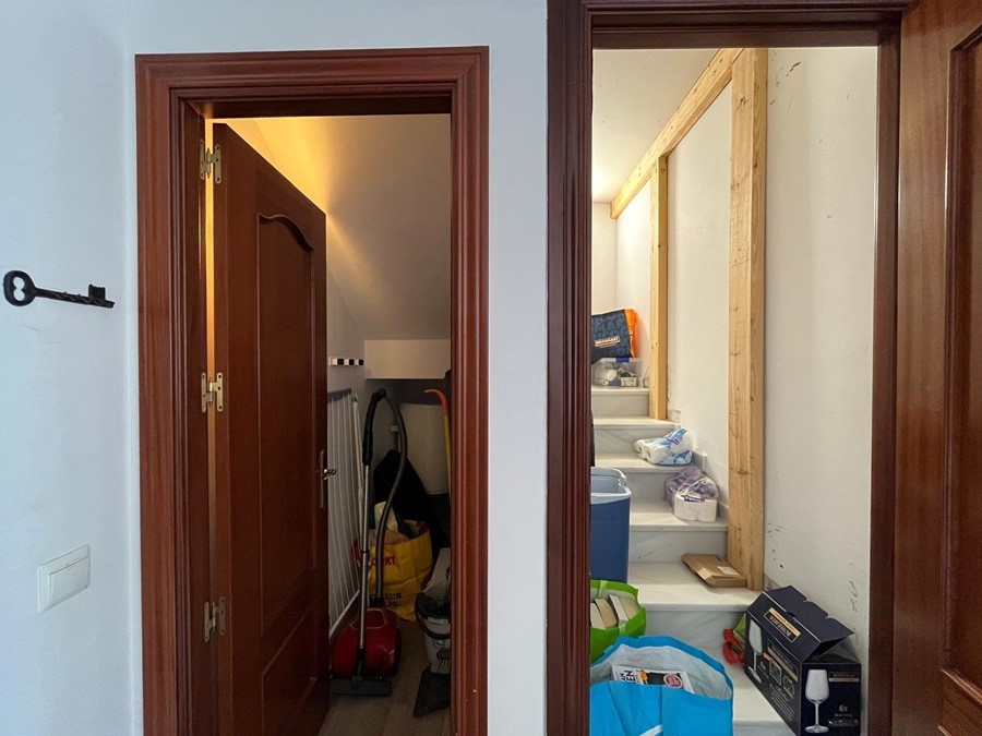 TWEE APPARTEMENTEN, mogelijkheid om er in één te wonen en de ander te verhuren.
