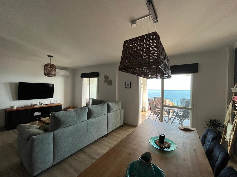 TWEE APPARTEMENTEN, mogelijkheid om er in één te wonen en de ander te verhuren.