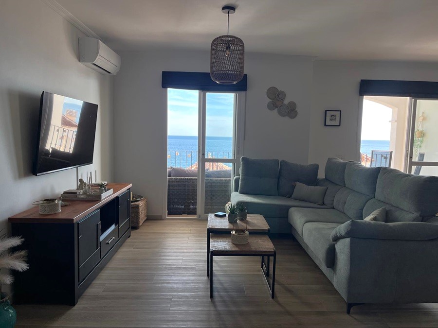 TWEE APPARTEMENTEN, mogelijkheid om er in één te wonen en de ander te verhuren.