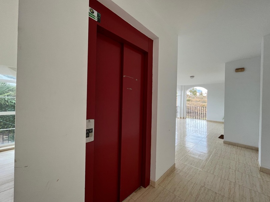 TWEE APPARTEMENTEN, mogelijkheid om er in één te wonen en de ander te verhuren.