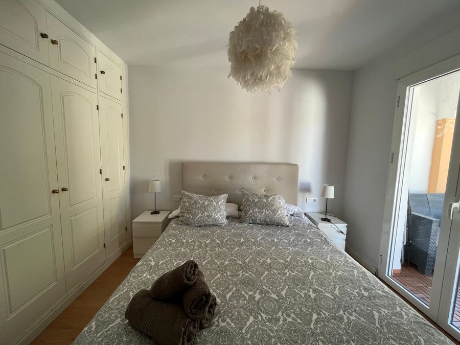 Moderne townhouse met 3 slaapkamers en ruime garage in de populaire wijk Burriana.