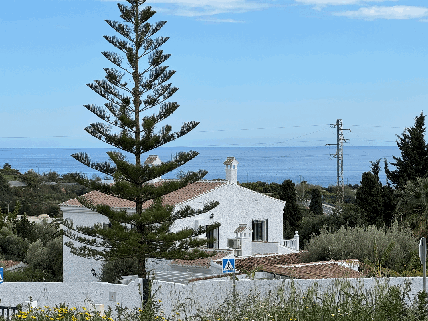 Stor tomt för att bygga en fristående villa 1 km från havet i Nerja