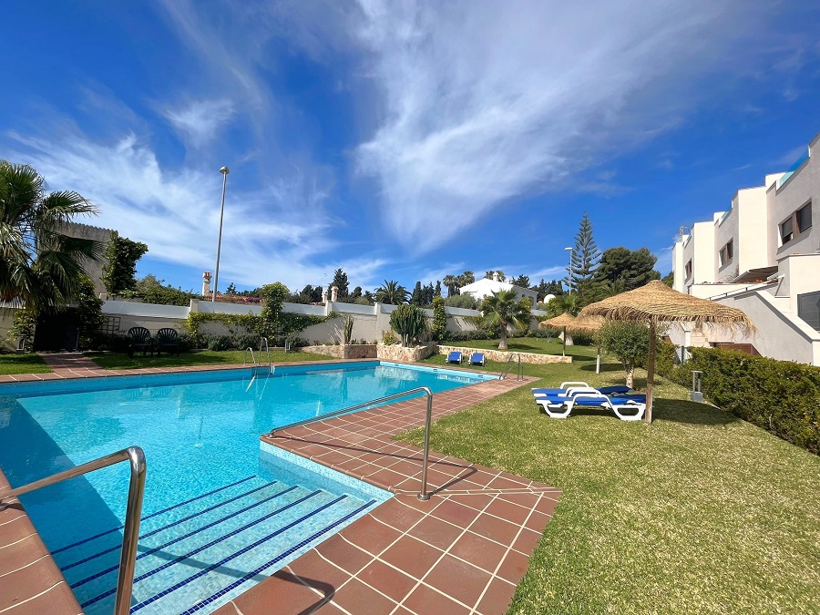 Lussuosamente rifinita spaziosa casa a schiera a Fuente del Baden, Nerja