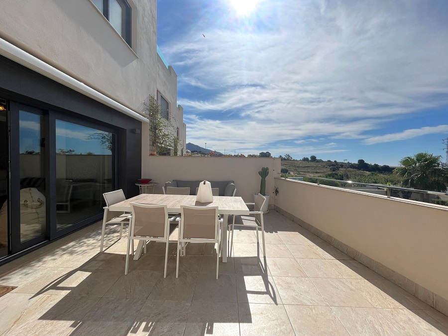 Lussuosamente rifinita spaziosa casa a schiera a Fuente del Baden, Nerja
